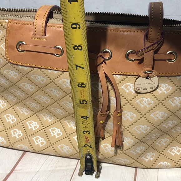 Dooney & Bourke brown leather and canvas shoulder bag - Picture 13 of 15